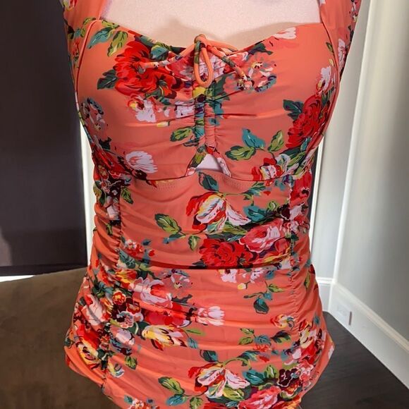 Women’s One Piece Tummy Control Bathers Swimsuit Size M NWT - Picture 4 of 16